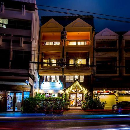 Relax@Wualai Hotel Chiang Mai Bagian luar foto