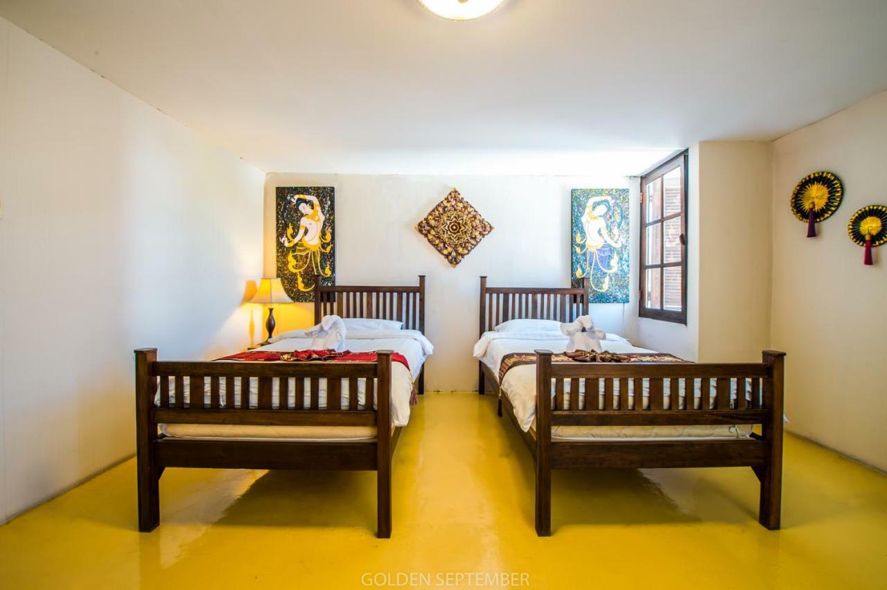 Relax@Wualai Hotel Chiang Mai Bagian luar foto