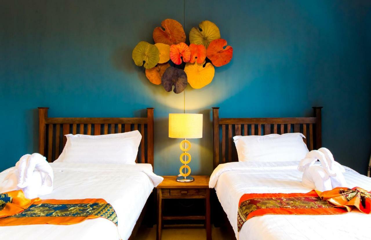 Relax@Wualai Hotel Chiang Mai Bagian luar foto
