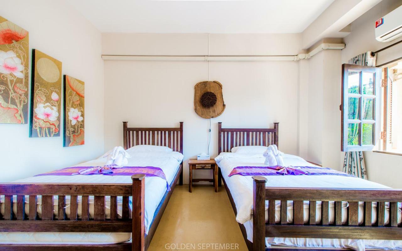 Relax@Wualai Hotel Chiang Mai Bagian luar foto