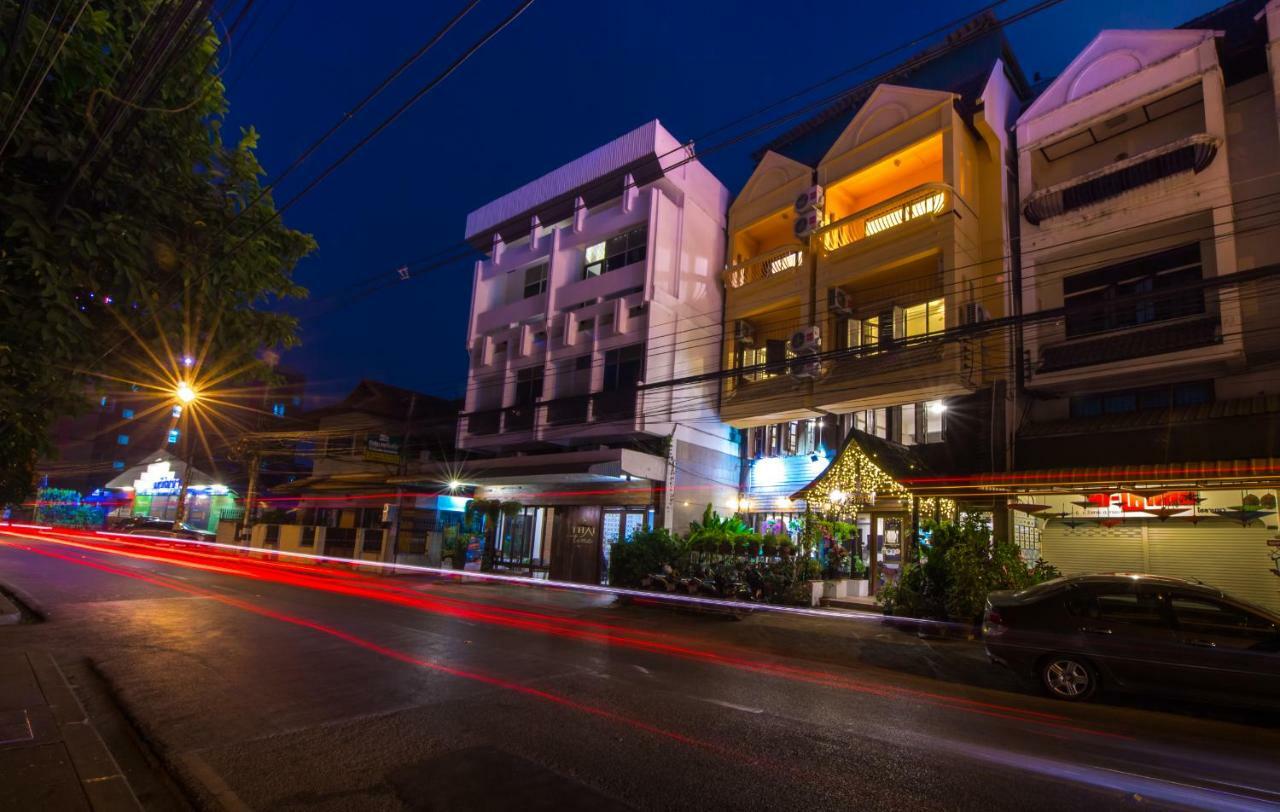 Relax@Wualai Hotel Chiang Mai Bagian luar foto