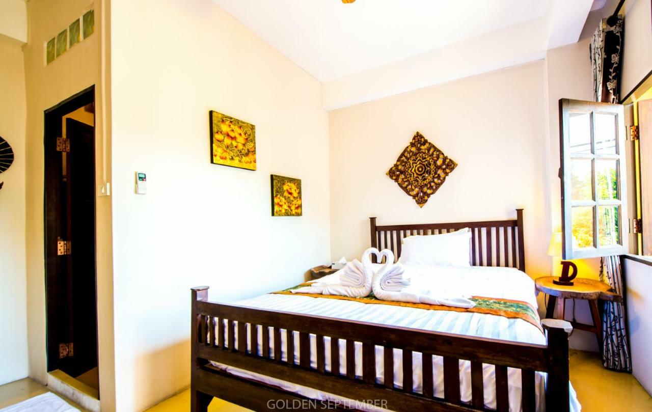 Relax@Wualai Hotel Chiang Mai Bagian luar foto