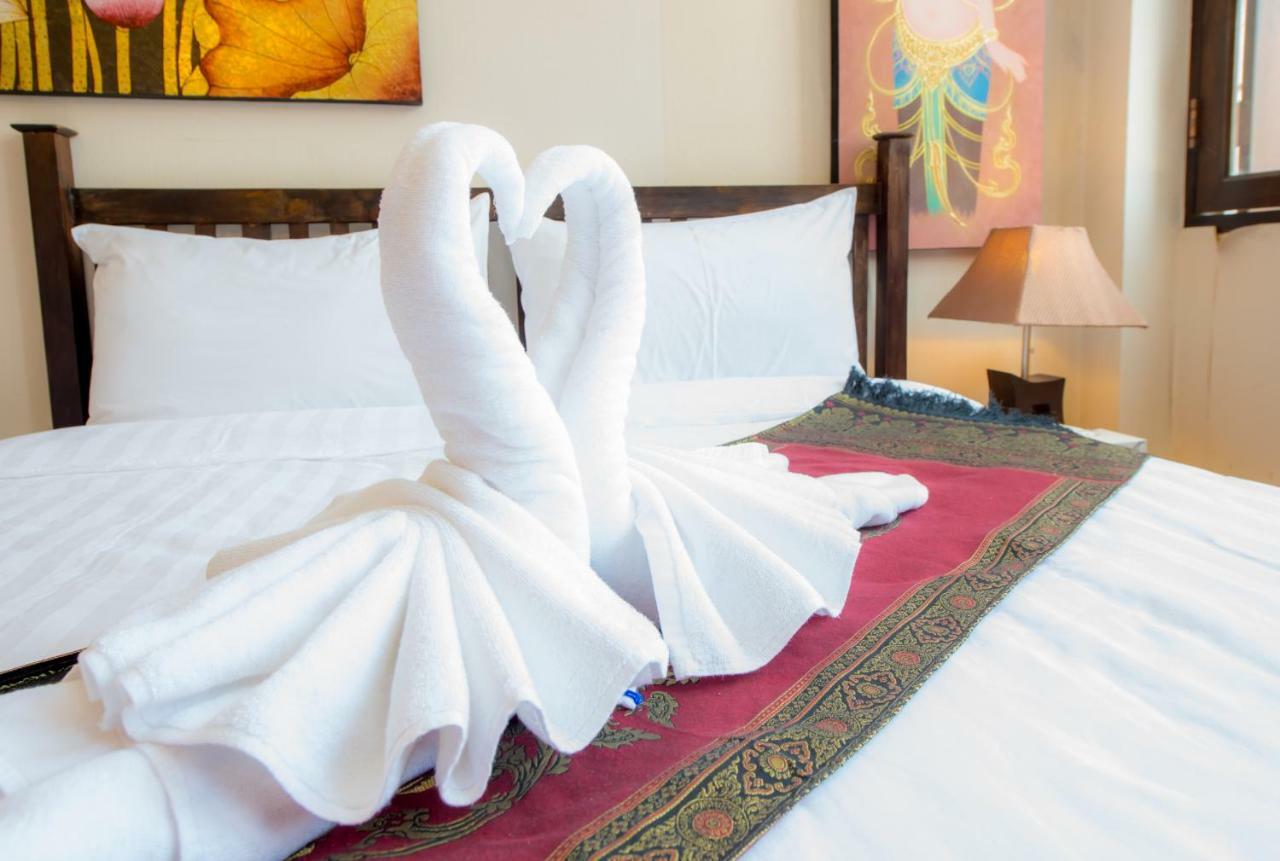 Relax@Wualai Hotel Chiang Mai Bagian luar foto